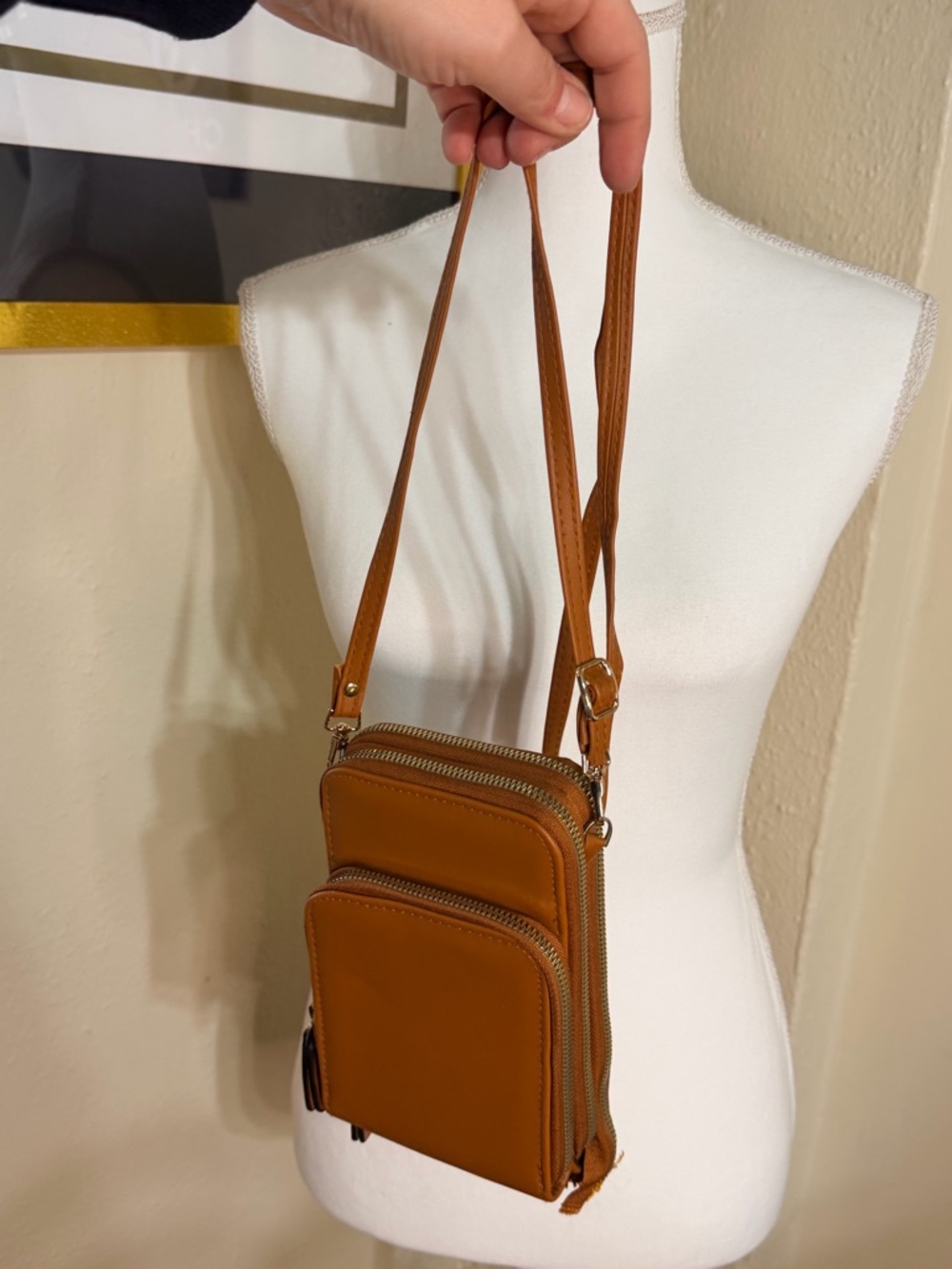 Compact Tan Crossbody Phone Bag - Minimalist Everyday‎ Carry
